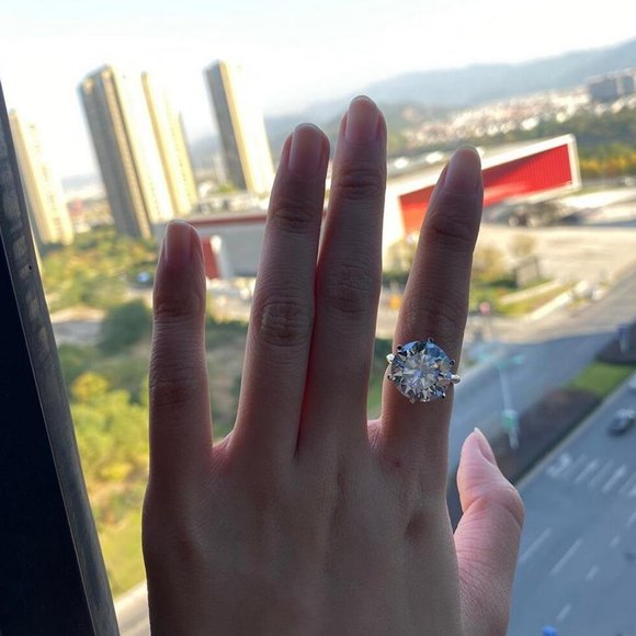 Certified 10ct. t.w. Moissanite Diamond Solitaire Engagement Ring NEW - Picture 12 of 16